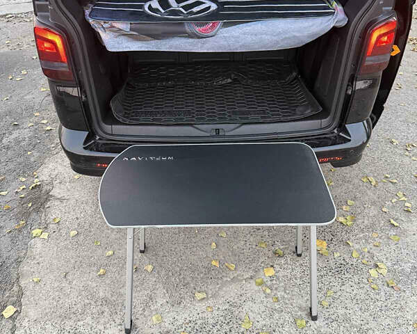 Черный Фольксваген Мультиван, объемом двигателя 1.97 л и пробегом 299 тыс. км за 25300 $, фото 29 на Automoto.ua