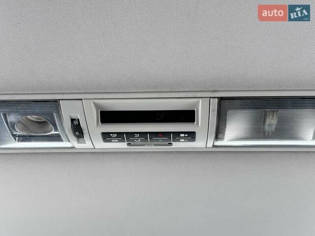 Черный Фольксваген Мультиван, объемом двигателя 1.98 л и пробегом 230 тыс. км за 23000 $, фото 10 на Automoto.ua