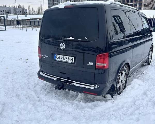 Черный Фольксваген Мультиван, объемом двигателя 1.98 л и пробегом 230 тыс. км за 23000 $, фото 2 на Automoto.ua
