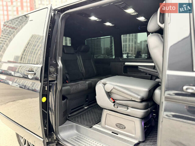 Черный Фольксваген Мультиван, объемом двигателя 2 л и пробегом 299 тыс. км за 24750 $, фото 42 на Automoto.ua