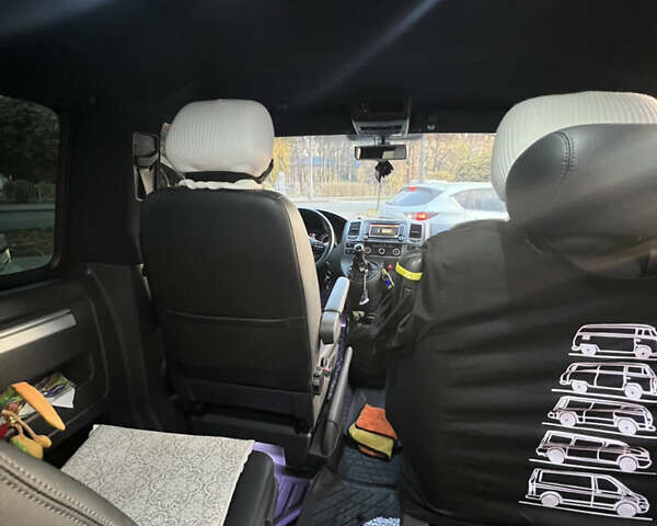 Черный Фольксваген Мультиван, объемом двигателя 1.97 л и пробегом 299 тыс. км за 25300 $, фото 27 на Automoto.ua