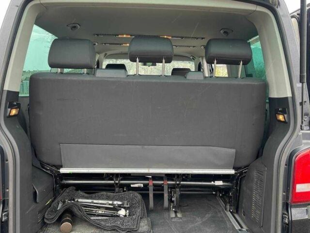 Чорний Фольксваген Мультиван, об'ємом двигуна 2 л та пробігом 315 тис. км за 19990 $, фото 4 на Automoto.ua