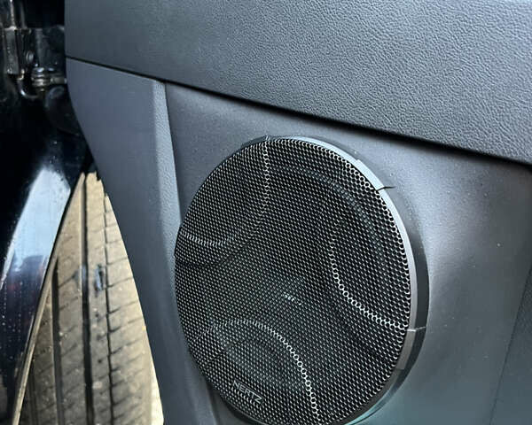 Черный Фольксваген Мультиван, объемом двигателя 1.97 л и пробегом 299 тыс. км за 25300 $, фото 19 на Automoto.ua