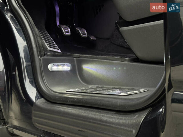 Черный Фольксваген Мультиван, объемом двигателя 2 л и пробегом 299 тыс. км за 24750 $, фото 39 на Automoto.ua