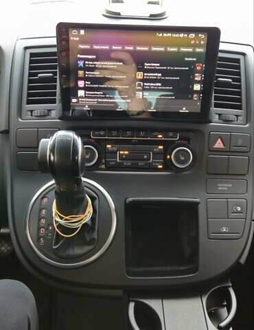 Черный Фольксваген Мультиван, объемом двигателя 1.97 л и пробегом 145 тыс. км за 30000 $, фото 26 на Automoto.ua