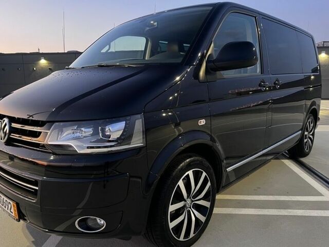 Черный Фольксваген Мультиван, объемом двигателя 2 л и пробегом 122 тыс. км за 8600 $, фото 6 на Automoto.ua
