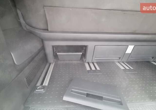 Черный Фольксваген Мультиван, объемом двигателя 2 л и пробегом 256 тыс. км за 26000 $, фото 15 на Automoto.ua