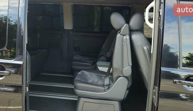 Черный Фольксваген Мультиван, объемом двигателя 1.97 л и пробегом 145 тыс. км за 30000 $, фото 5 на Automoto.ua