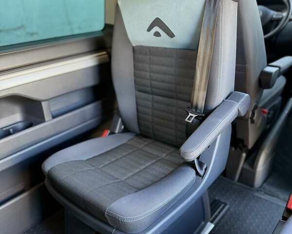 Черный Фольксваген Мультиван, объемом двигателя 1.97 л и пробегом 187 тыс. км за 18500 $, фото 34 на Automoto.ua