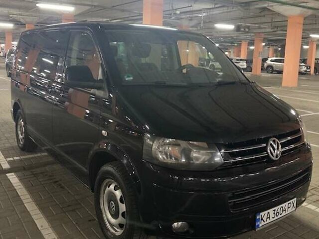 Черный Фольксваген Мультиван, объемом двигателя 1.97 л и пробегом 300 тыс. км за 20950 $, фото 1 на Automoto.ua