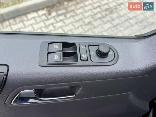 Черный Фольксваген Мультиван, объемом двигателя 1.98 л и пробегом 209 тыс. км за 16800 $, фото 20 на Automoto.ua