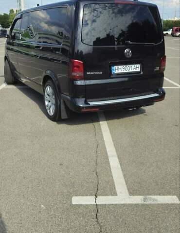 Черный Фольксваген Мультиван, объемом двигателя 1.97 л и пробегом 145 тыс. км за 30000 $, фото 6 на Automoto.ua