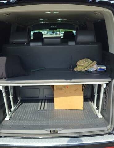 Черный Фольксваген Мультиван, объемом двигателя 1.97 л и пробегом 145 тыс. км за 30000 $, фото 15 на Automoto.ua