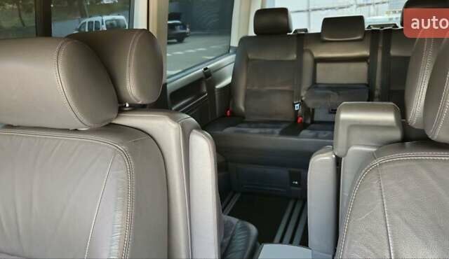 Черный Фольксваген Мультиван, объемом двигателя 1.97 л и пробегом 145 тыс. км за 30000 $, фото 24 на Automoto.ua