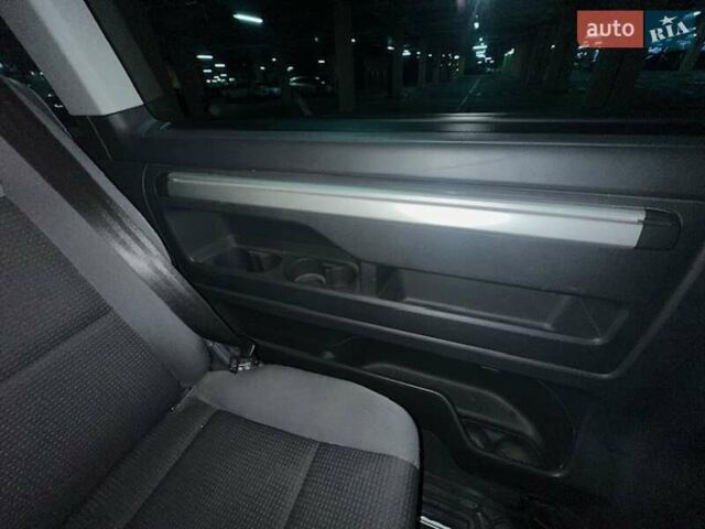 Черный Фольксваген Мультиван, объемом двигателя 1.97 л и пробегом 300 тыс. км за 20950 $, фото 12 на Automoto.ua