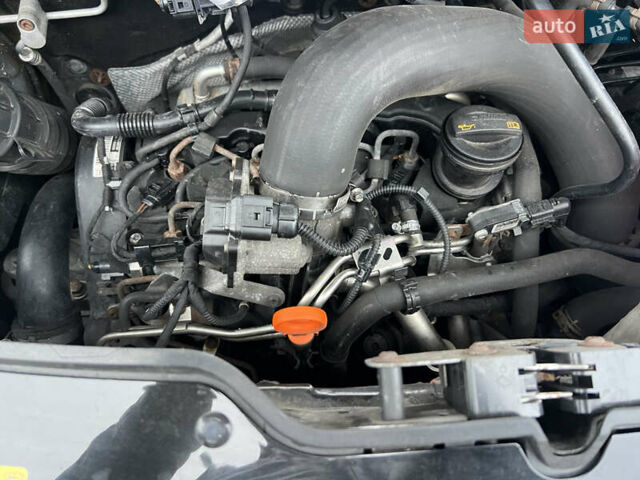 Черный Фольксваген Мультиван, объемом двигателя 1.98 л и пробегом 209 тыс. км за 16800 $, фото 23 на Automoto.ua