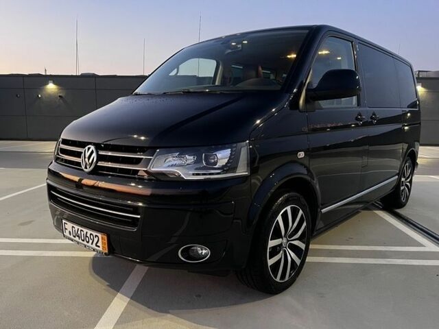 Черный Фольксваген Мультиван, объемом двигателя 2 л и пробегом 122 тыс. км за 8600 $, фото 3 на Automoto.ua