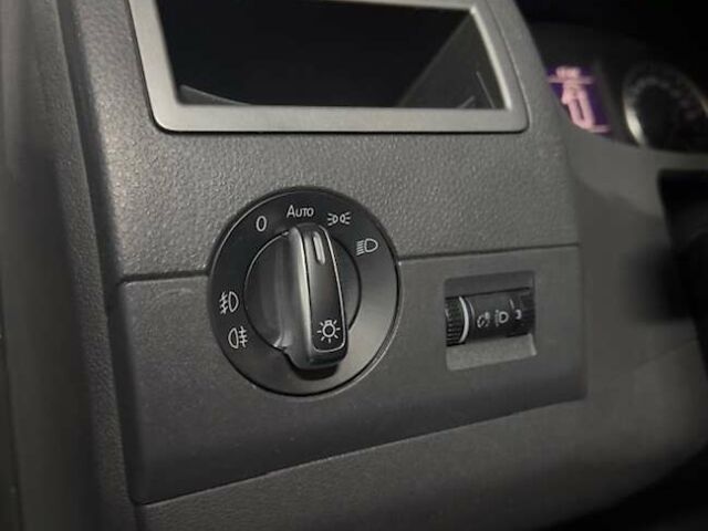 Черный Фольксваген Мультиван, объемом двигателя 1.97 л и пробегом 300 тыс. км за 20950 $, фото 10 на Automoto.ua