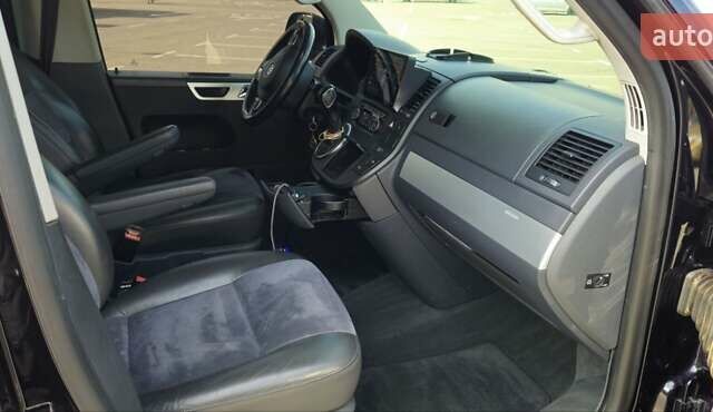 Черный Фольксваген Мультиван, объемом двигателя 1.97 л и пробегом 145 тыс. км за 30000 $, фото 11 на Automoto.ua