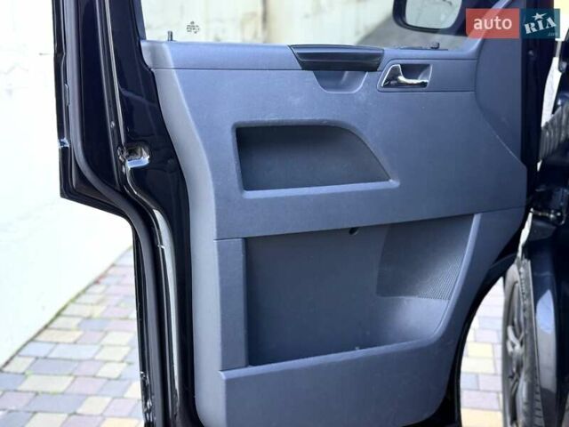 Черный Фольксваген Мультиван, объемом двигателя 1.97 л и пробегом 187 тыс. км за 18500 $, фото 19 на Automoto.ua