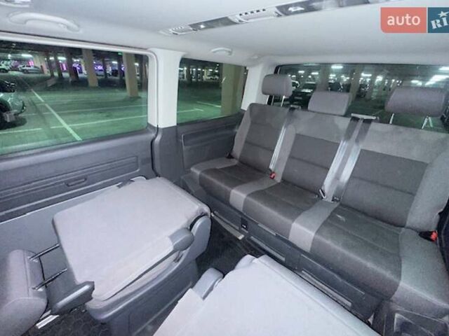 Черный Фольксваген Мультиван, объемом двигателя 1.97 л и пробегом 300 тыс. км за 20950 $, фото 8 на Automoto.ua