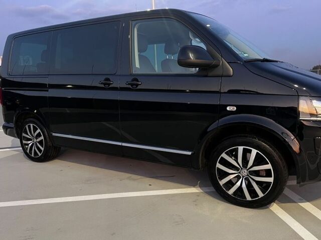 Черный Фольксваген Мультиван, объемом двигателя 2 л и пробегом 122 тыс. км за 8600 $, фото 7 на Automoto.ua