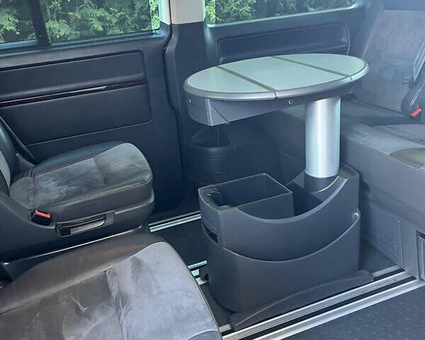 Чорний Фольксваген Мультиван, об'ємом двигуна 1.98 л та пробігом 255 тис. км за 22000 $, фото 5 на Automoto.ua