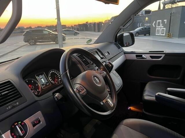 Черный Фольксваген Мультиван, объемом двигателя 2 л и пробегом 122 тыс. км за 8600 $, фото 12 на Automoto.ua