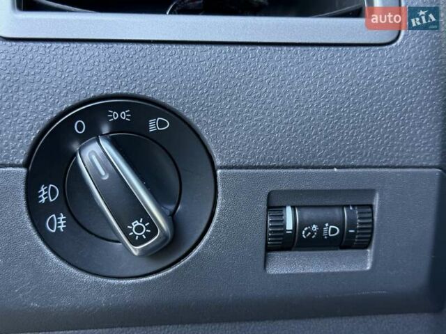 Черный Фольксваген Мультиван, объемом двигателя 1.97 л и пробегом 187 тыс. км за 18500 $, фото 23 на Automoto.ua