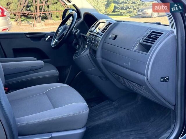 Черный Фольксваген Мультиван, объемом двигателя 1.97 л и пробегом 187 тыс. км за 18500 $, фото 43 на Automoto.ua