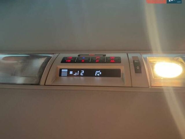 Черный Фольксваген Мультиван, объемом двигателя 1.97 л и пробегом 300 тыс. км за 20950 $, фото 14 на Automoto.ua