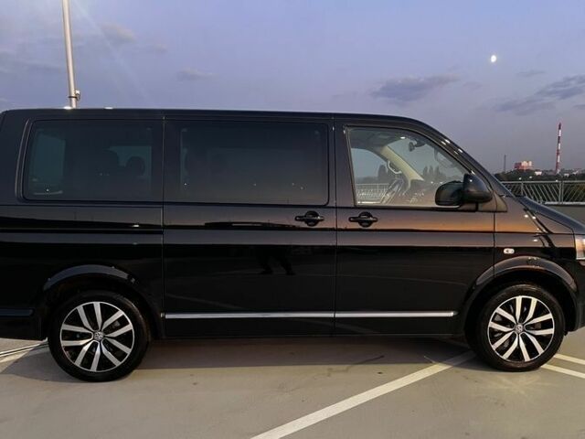 Черный Фольксваген Мультиван, объемом двигателя 2 л и пробегом 122 тыс. км за 8600 $, фото 5 на Automoto.ua