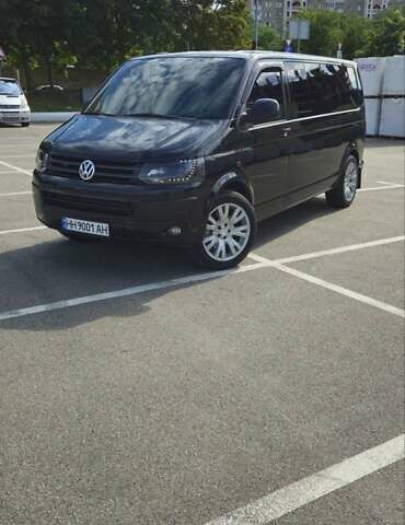 Черный Фольксваген Мультиван, объемом двигателя 1.97 л и пробегом 145 тыс. км за 30000 $, фото 2 на Automoto.ua