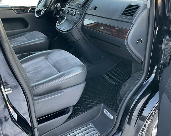 Черный Фольксваген Мультиван, объемом двигателя 1.97 л и пробегом 257 тыс. км за 26700 $, фото 24 на Automoto.ua