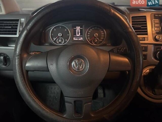 Черный Фольксваген Мультиван, объемом двигателя 1.97 л и пробегом 300 тыс. км за 20950 $, фото 15 на Automoto.ua