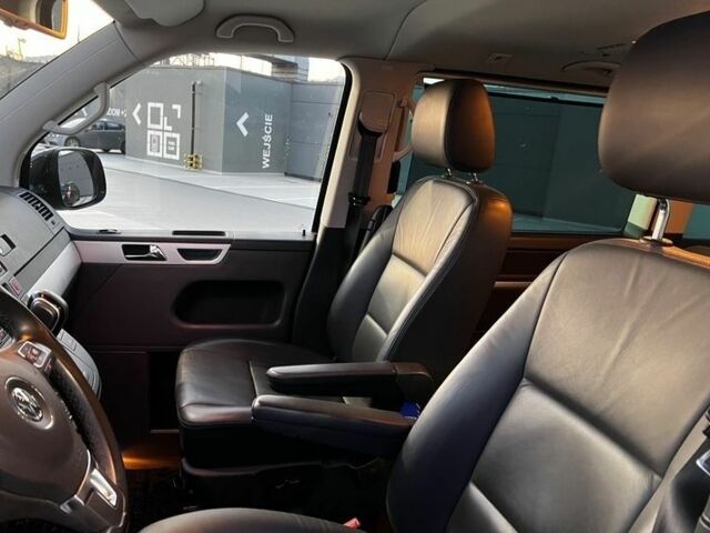 Черный Фольксваген Мультиван, объемом двигателя 2 л и пробегом 122 тыс. км за 8600 $, фото 13 на Automoto.ua