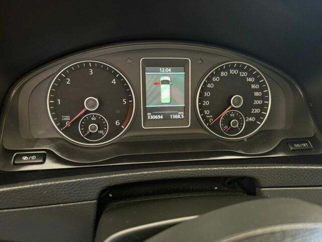 Черный Фольксваген Мультиван, объемом двигателя 2 л и пробегом 330 тыс. км за 30000 $, фото 7 на Automoto.ua