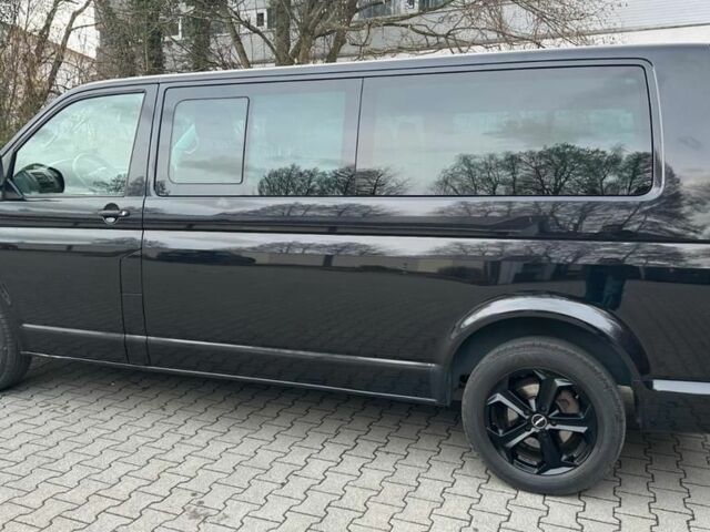 Черный Фольксваген Мультиван, объемом двигателя 2 л и пробегом 142 тыс. км за 12800 $, фото 4 на Automoto.ua