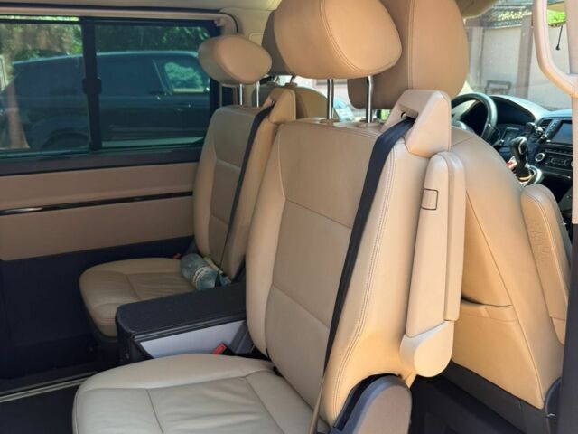 Черный Фольксваген Мультиван, объемом двигателя 2 л и пробегом 330 тыс. км за 30000 $, фото 4 на Automoto.ua