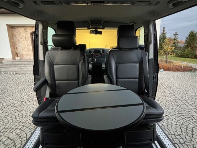 Чорний Фольксваген Мультиван, об'ємом двигуна 2 л та пробігом 259 тис. км за 9700 $, фото 10 на Automoto.ua