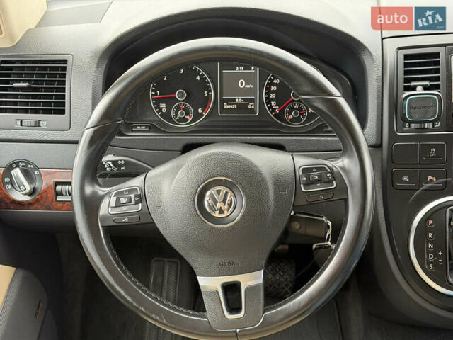 Черный Фольксваген Мультиван, объемом двигателя 1.97 л и пробегом 330 тыс. км за 27999 $, фото 21 на Automoto.ua