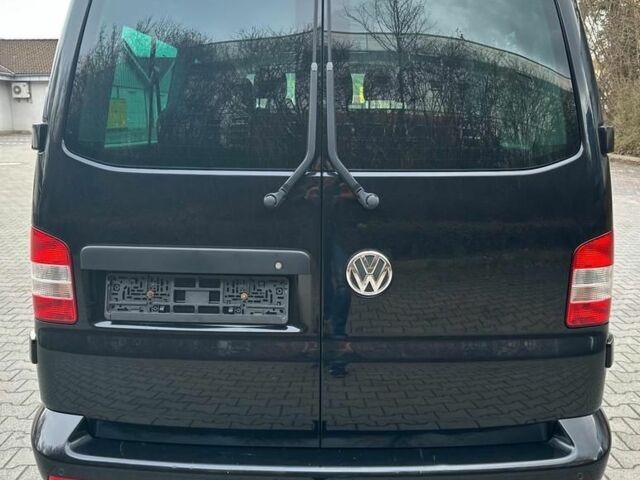 Черный Фольксваген Мультиван, объемом двигателя 2 л и пробегом 142 тыс. км за 12800 $, фото 7 на Automoto.ua