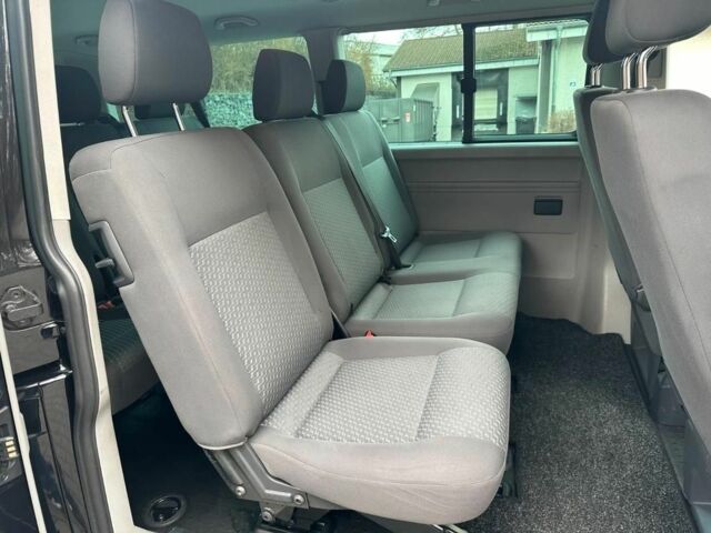 Черный Фольксваген Мультиван, объемом двигателя 2 л и пробегом 142 тыс. км за 12800 $, фото 20 на Automoto.ua