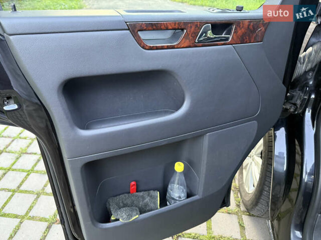 Черный Фольксваген Мультиван, объемом двигателя 2 л и пробегом 178 тыс. км за 29900 $, фото 15 на Automoto.ua