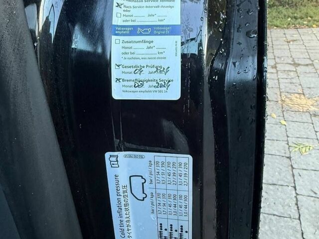 Черный Фольксваген Мультиван, объемом двигателя 1.98 л и пробегом 143 тыс. км за 33500 $, фото 9 на Automoto.ua