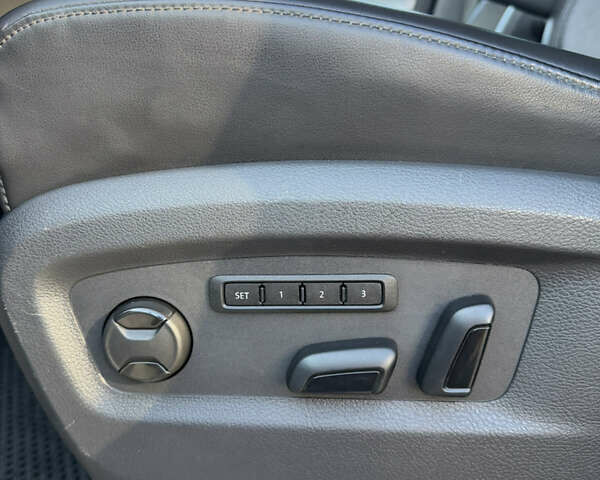 Черный Фольксваген Мультиван, объемом двигателя 1.97 л и пробегом 173 тыс. км за 40500 $, фото 32 на Automoto.ua