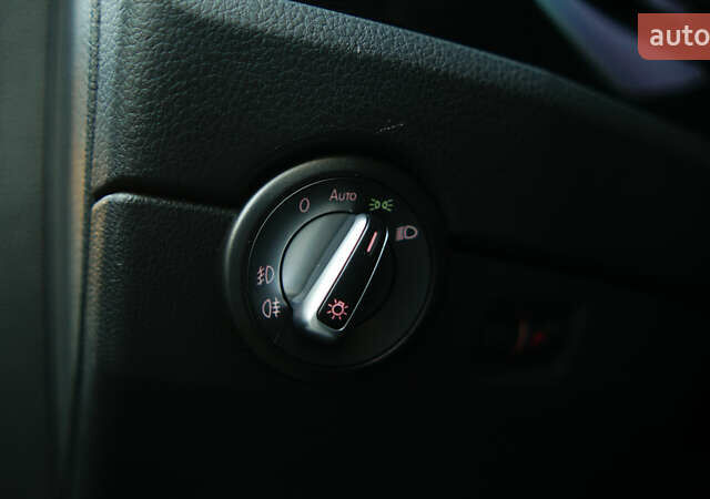 Чорний Фольксваген Мультиван, об'ємом двигуна 2 л та пробігом 265 тис. км за 45000 $, фото 23 на Automoto.ua