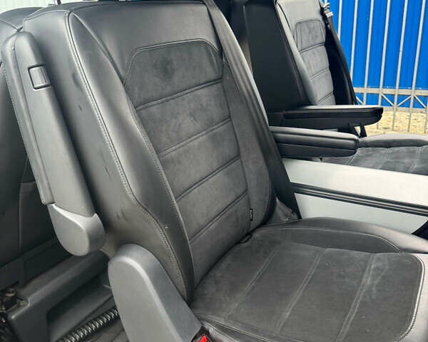 Черный Фольксваген Мультиван, объемом двигателя 1.97 л и пробегом 222 тыс. км за 37000 $, фото 15 на Automoto.ua