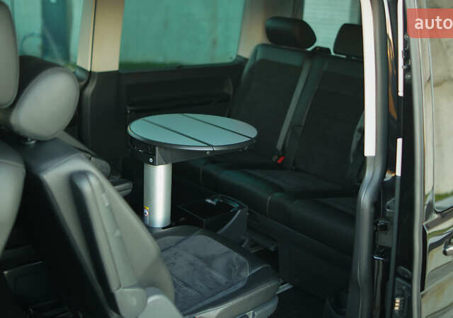 Чорний Фольксваген Мультиван, об'ємом двигуна 2 л та пробігом 265 тис. км за 45000 $, фото 40 на Automoto.ua