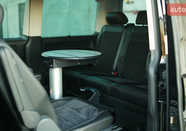 Чорний Фольксваген Мультиван, об'ємом двигуна 2 л та пробігом 265 тис. км за 45000 $, фото 44 на Automoto.ua